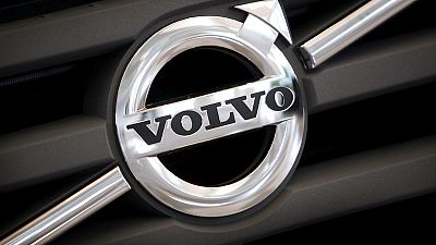 Volvo shows off self-driving, electric truck with no cab Volvo shows off self-driving, electric truck with no cab