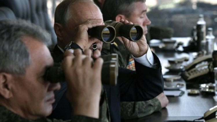 Vostok-2018: Poutine promet que l'armée russe continuera de se renforcer