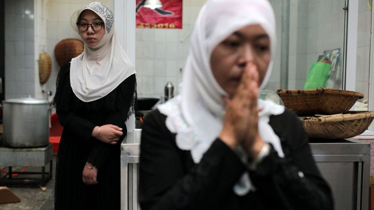 مسؤول: الصين لا تسيء معاملة المسلمين وإنما تعلمهم