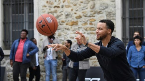 Basket: Stephen Curry en visite, un peu de NBA à Paris Basket: Stephen Curry en visite, un peu de NBA à Paris