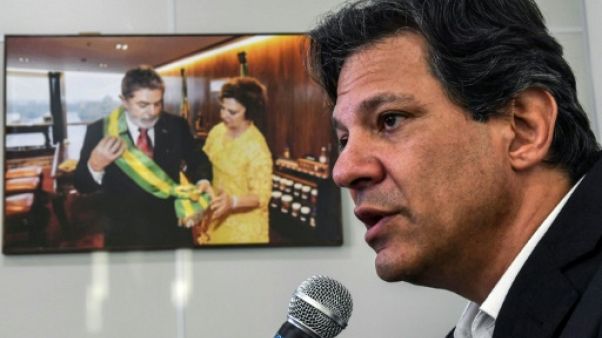 Brésil: Haddad entend bien séduire les électeurs de Lula, malgré leur "traumatisme" Brésil: Haddad entend bien séduire les électeurs de Lula, malgré leur "traumatisme"