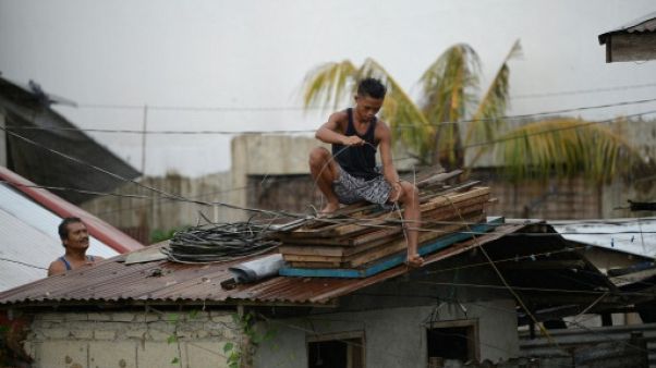 Philippines : hausse du niveau d'alerte face à l'arrivée d'un super typhon Philippines : hausse du niveau d'alerte face à l'arrivée d'un super typhon