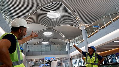 Turkish police detain hundreds of protesting airport workers Turkish police detain hundreds of protesting airport workers