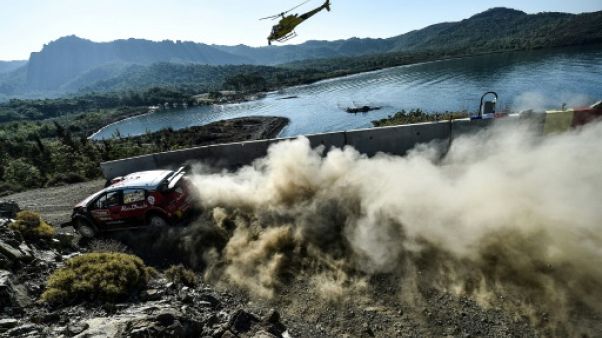 Rallye de Turquie: la Citroën de Craig Breen en flammes, l'équipage indemne Rallye de Turquie: la Citroën de Craig Breen en flammes, l'équipage indemne