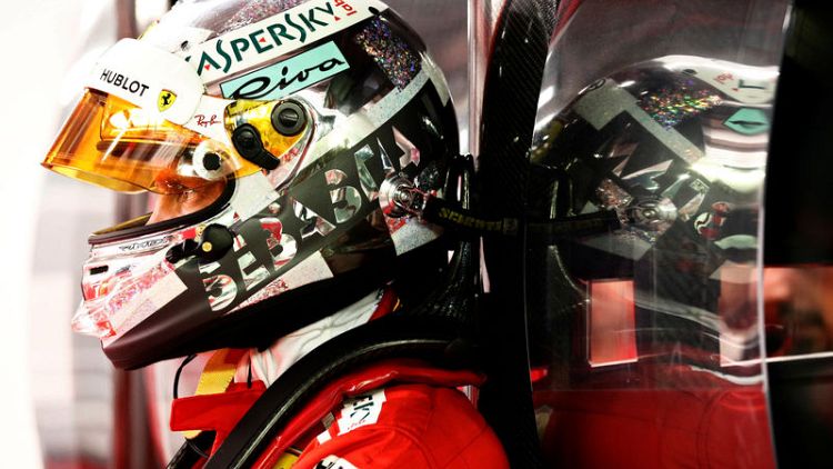 Motor racing - Vettel rues messy qualifying session before Singapore showdown