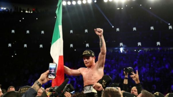 Boxe: Alvarez fait tomber Golovkin de son trône chez les moyens Boxe: Alvarez fait tomber Golovkin de son trône chez les moyens