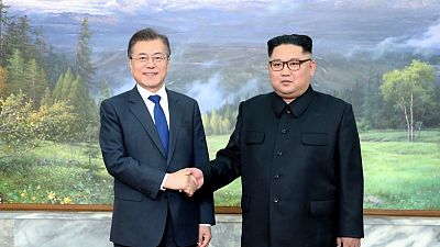 قمة بين زعيمي الكوريتين لدفع المحادثات النووية بين بيونجيانج وواشنطن