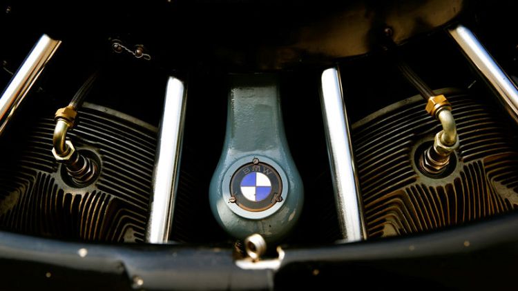 EU probes German carmakers over clean emissions
