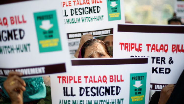 India steps closer to making instant Muslim divorce a punishable offence