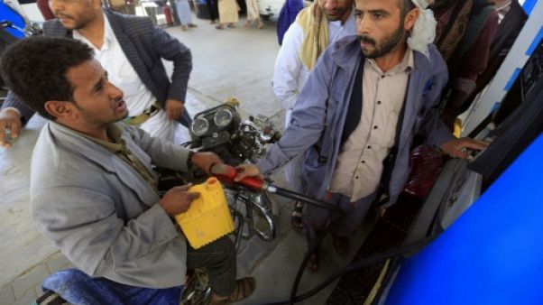 Yémen: pénuries d'essence, envolée des prix... Le quotidien des habitants de Sanaa Yémen: pénuries d'essence, envolée des prix... Le quotidien des habitants de Sanaa