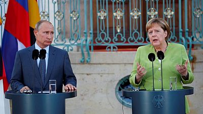 الكرملين: بوتين وميركل ناقشا هاتفيا الأوضاع في سوريا وأوكرانيا