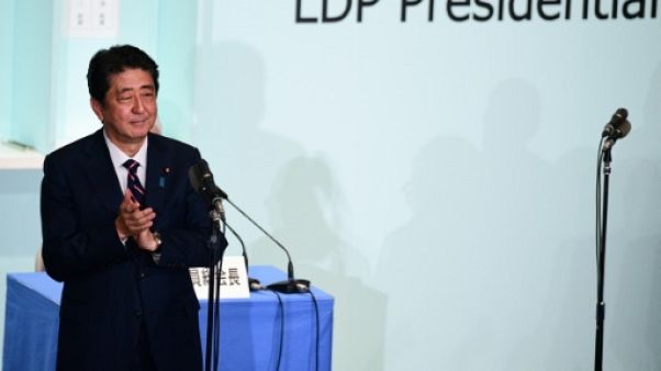 Japon: le Premier ministre Shinzo Abe réélu à la tête de son parti Japon: le Premier ministre Shinzo Abe réélu à la tête de son parti