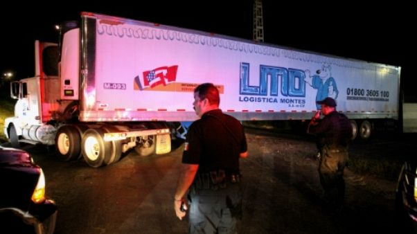 Mexique: scandale autour d'un camion servant de morgue, avec près de 300 corps Mexique: scandale autour d'un camion servant de morgue, avec près de 300 corps
