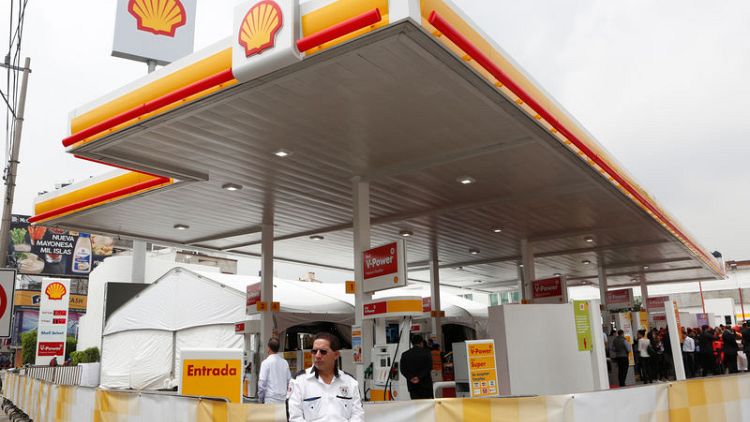 Exclusive - Shell wins LNG deal to supply Chinese firm's power plant in Panama