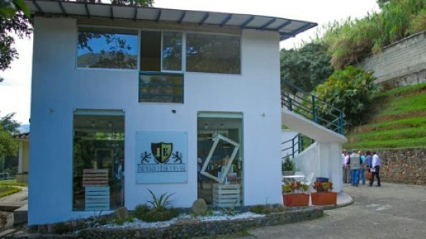 La Colombie ferme un musée dédié à l'ex-baron de la drogue Pablo Escobar La Colombie ferme un musée dédié à l'ex-baron de la drogue Pablo Escobar
