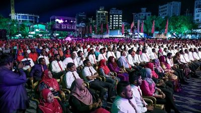 Présidentielle aux Maldives: sous la plage, la répression