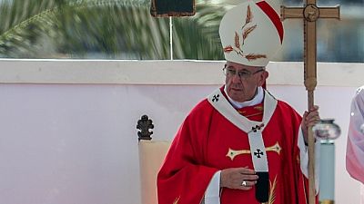 Papa rimuove altri due vescovi cileni