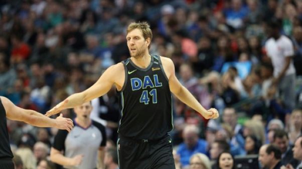 NBA: Nowitzki va sans doute perdre son statut de titulaire à Dallas NBA: Nowitzki va sans doute perdre son statut de titulaire à Dallas
