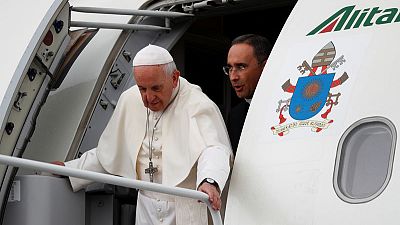 البابا يصل ليتوانيا في مستهل جولة بدول البلطيق
