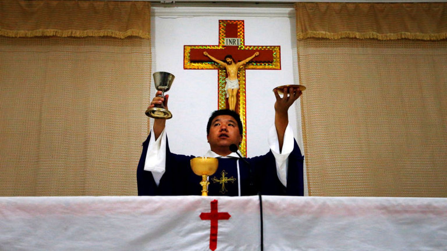 Vatican, China sign landmark accord on appointing bishops