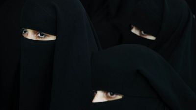 Suisse : un canton vote à une écrasante majorité pour l'"interdiction de la burqa"