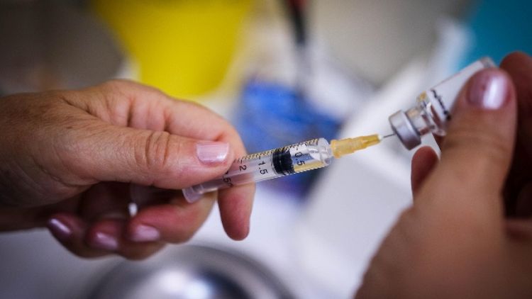 Niente asilo bimbo malato causa no vax