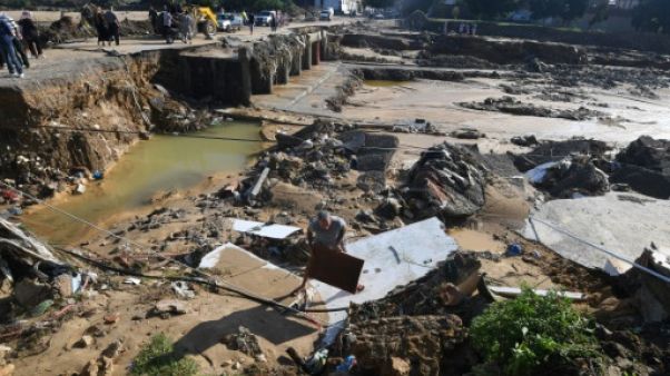 Tunisie: des pluies torrentielles s'abattent sur le nord-est, 5 morts Tunisie: des pluies torrentielles s'abattent sur le nord-est, 5 morts