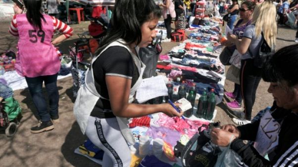 Du troc aux achats en gros, les stratégies des Argentins pour faire face à l'inflation Du troc aux achats en gros, les stratégies des Argentins pour faire face à l'inflation