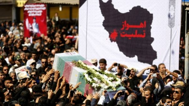 Iran: Ahvaz enterre ses morts, Khamenei met en cause Ryad et Abou Dhabi Iran: Ahvaz enterre ses morts, Khamenei met en cause Ryad et Abou Dhabi