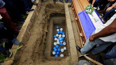 Nicaragua : enterrement sous surveillance policière d'un adolescent tué durant une manifestation