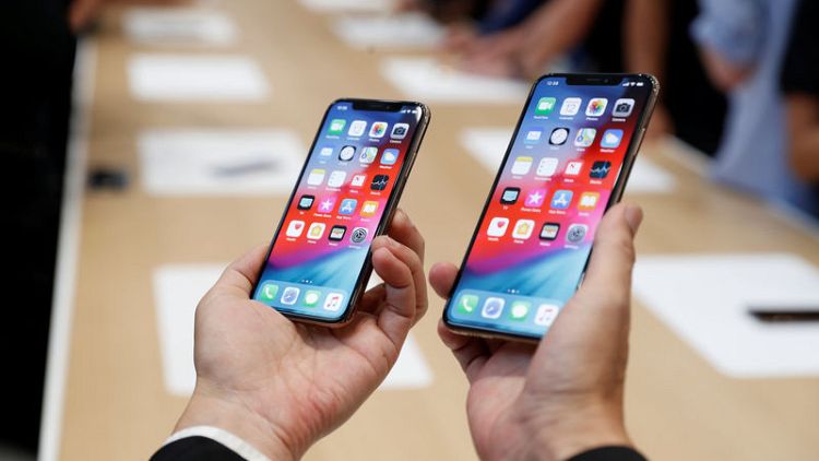 Apple shaves cost from displays in newest iPhones - analyst firm