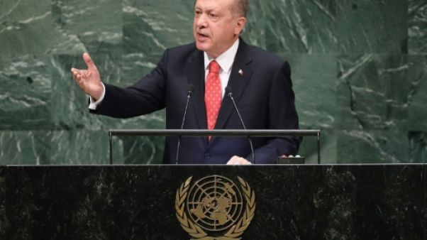 Euro-2024: l'ombre d'Erdogan plane sur la candidature turque Euro-2024: l'ombre d'Erdogan plane sur la candidature turque