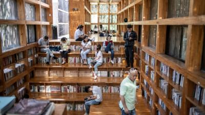 A Pékin, une étonnante bibliothèque perdue dans la forêt