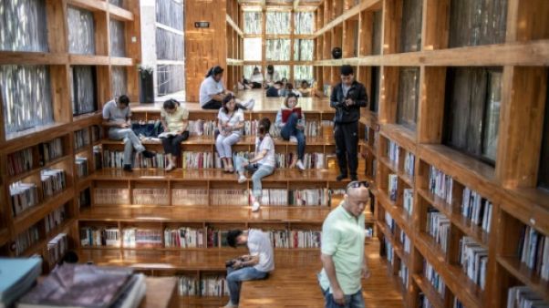 A Pékin, une étonnante bibliothèque perdue dans la forêt A Pékin, une étonnante bibliothèque perdue dans la forêt