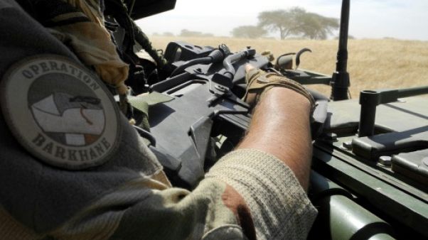 Mali: huit tués par des engins explosifs, la France largue 120 parachutistes Mali: huit tués par des engins explosifs, la France largue 120 parachutistes