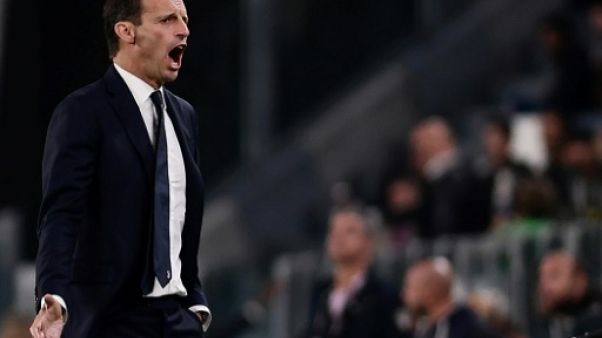 Italie: duel au sommet et Derby de Rome pour un week-end brûlant Italie: duel au sommet et Derby de Rome pour un week-end brûlant