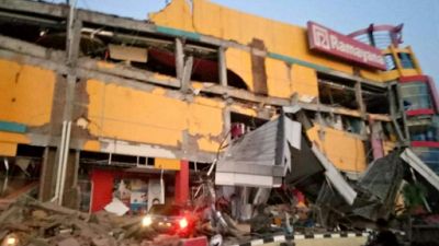 Indonésie: les Célèbes frappées par un fort séisme suivi d'un tsunami