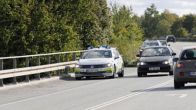 شرطة الدنمارك تبحث عن سيارة مسجلة في السويد في عملية أمنية كبيرة