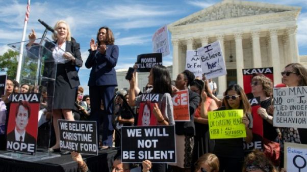 Trump cède et ordonne une enquête du FBI sur le juge Kavanaugh Trump cède et ordonne une enquête du FBI sur le juge Kavanaugh