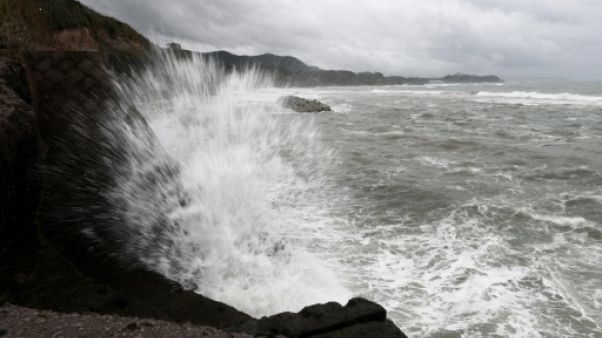 Fortes vagues sur l'île de Kyushu, le 29 septembre 2018 Fortes vagues sur l'île de Kyushu, le 29 septembre 2018