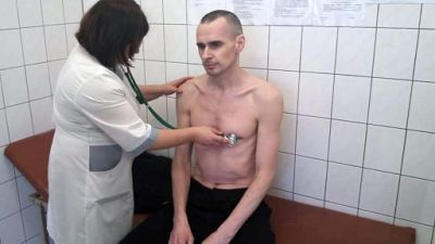 Une photo du cinéaste Sentsov en grève de la faim publiée par les autorités russes