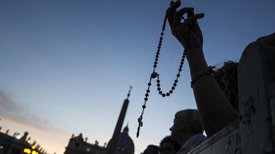 Papa chiede preghiere,superare divisioni