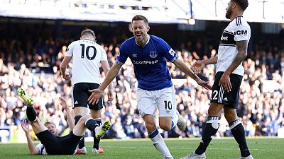 Two-goal Sigurdsson turns from villain to hero for Everton Two-goal Sigurdsson turns from villain to hero for Everton
