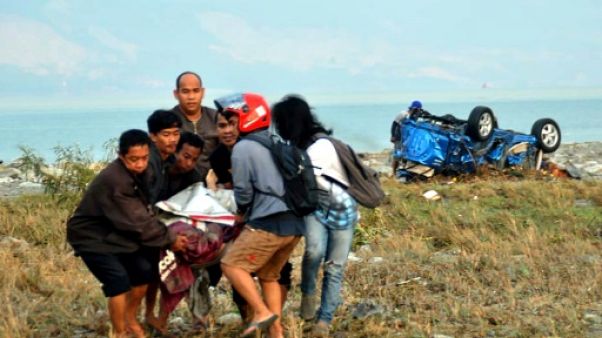 Indonésie : les habitants de Palu, frappée par le séisme, tentent de survivre Indonésie : les habitants de Palu, frappée par le séisme, tentent de survivre