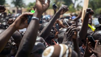 Burkina: plusieurs milliers de personnes pour la première grande marche de l'opposition