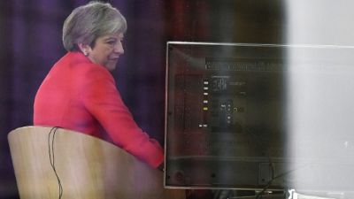 Au congrès des Tories, Theresa May tente de rassembler sur le Brexit