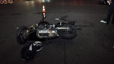 Ventenni morti su una moto a Torino Ventenni morti su una moto a Torino