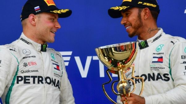 GP de Russie: Mercedes offre à Hamilton une victoire controversée GP de Russie: Mercedes offre à Hamilton une victoire controversée