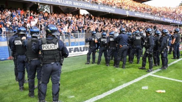 Le match Montpellier-Nîmes reprend une 2e fois après une longue interruption Le match Montpellier-Nîmes reprend une 2e fois après une longue interruption