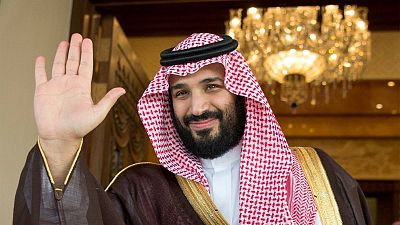 ولي العهد السعودي يختتم زيارة رسمية سريعة للكويت